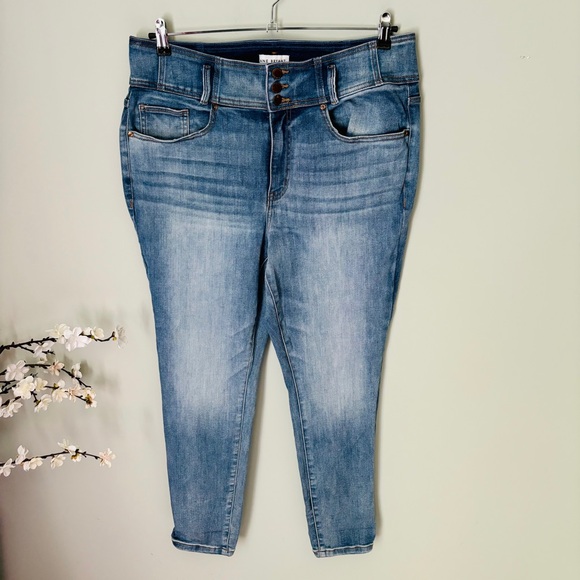 Lane Bryant Ultra High Rise Jegging Size 18 - Picture 2 of 4